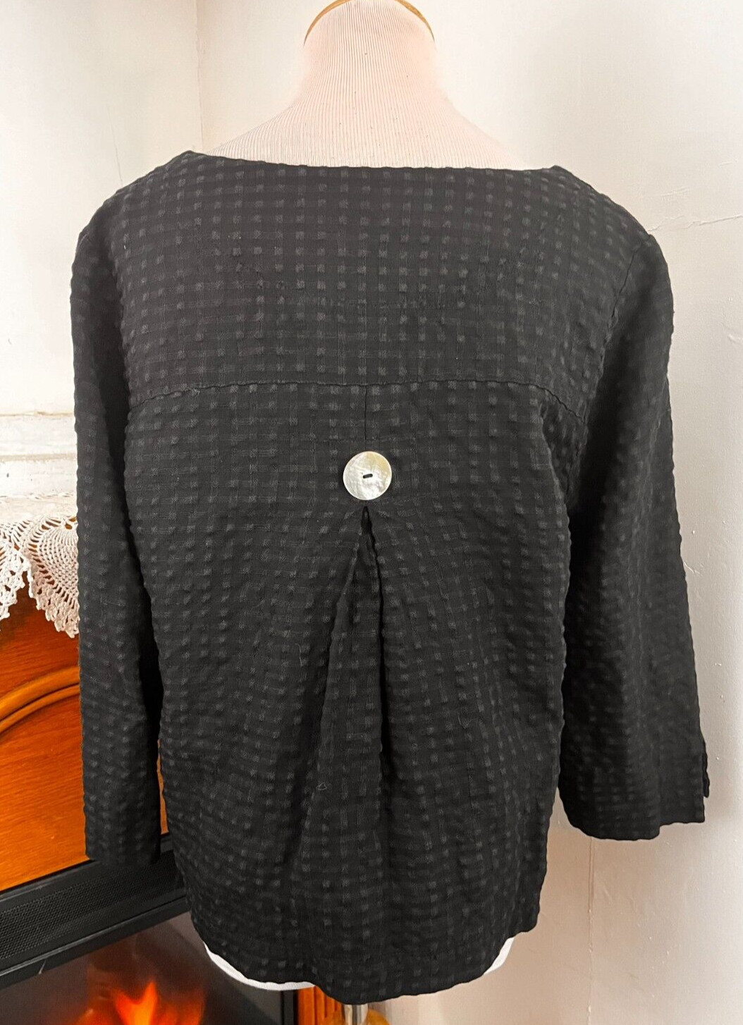 NTCO Nomadic Traders Black Shell Button Linen Ble… - image 4