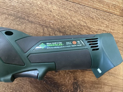 Greenlee ES32ML 10.8V Micro Cable Cutting Tool, 1.5T W/ charger & 2 batteries - Picture 8 of 13
