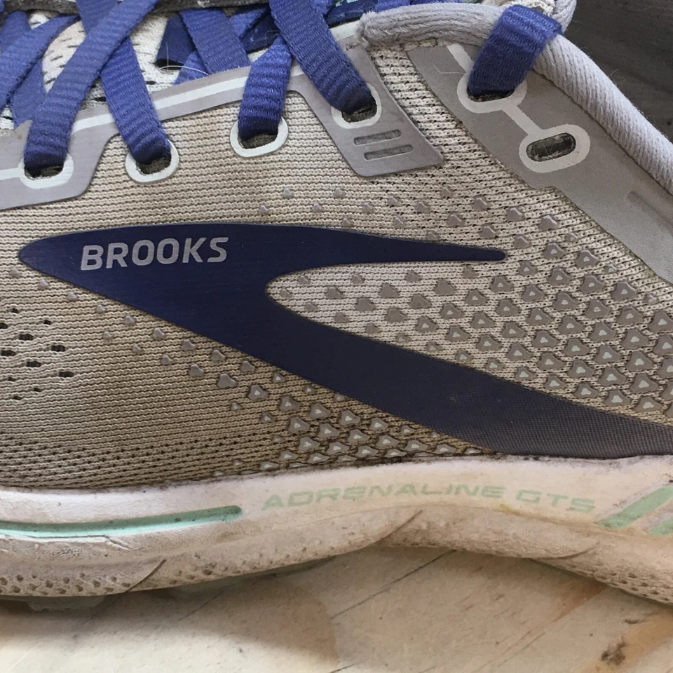 Brooks Sheos Womens 8.5 Wide Adrenaline GTS 22 Running Sneakers Gray Athletic - Image 2 of 4