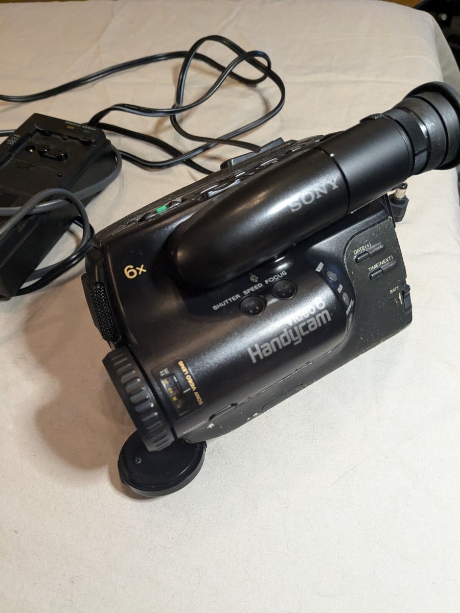 Sony CCD-TR45E Handycam Video 8 Camcorder - Works for Video8