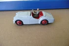 VINTAGE DINKY 105 TRIUMPH TR2 (TOURING FINISH) 1957-60. (DAMAGED SCREEN)