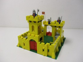 (AH 4) LEGO 375 Yellow Knights' Castle with original packaging and instructions