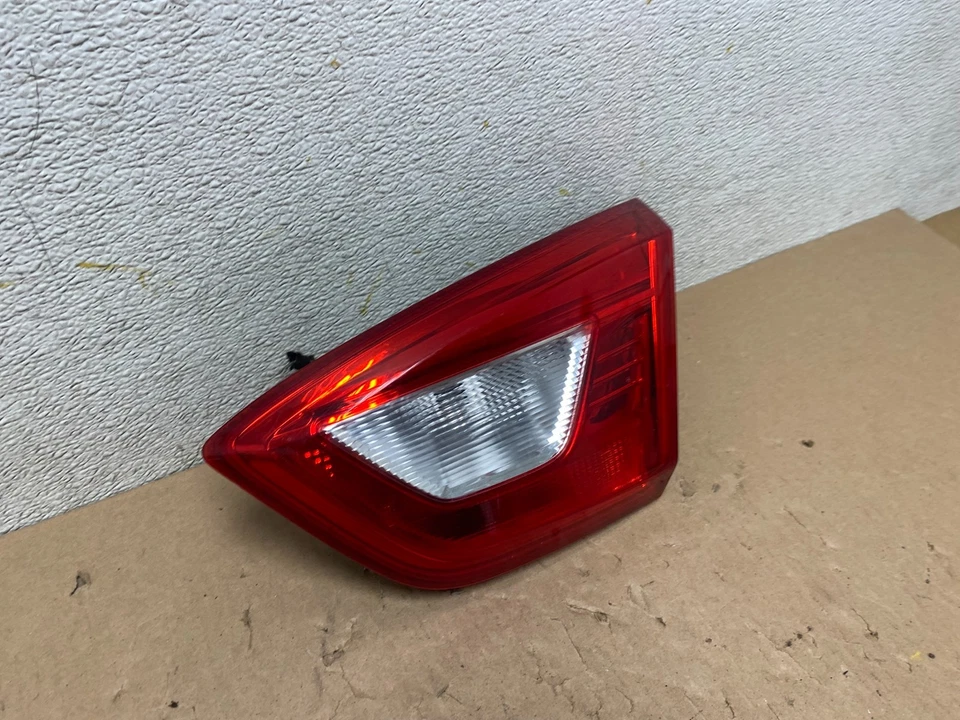 Chevrolet Cruze 2016 2017 2018 pasajero derecho lado derecho luz trasera interior R1525 DW Foto 3 de 4