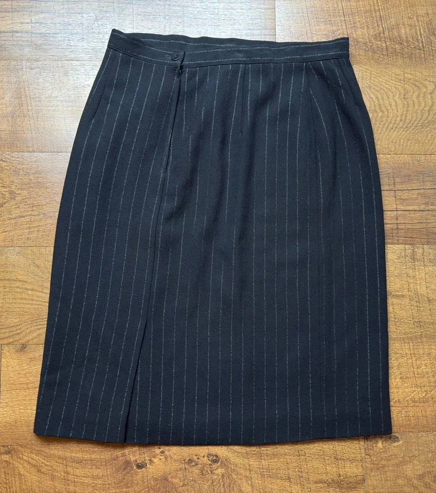 Saia Feminina Vintage Armani Collezioni Tamanho 12 Preta Cinza Listrada Lã - Imagem 2 de 4