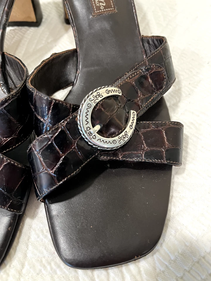 Sandálias de couro de crocodilo marrom mula Brighton Tamyra tamanho 8M prata fivela de ferradura - Imagem 4 de 4