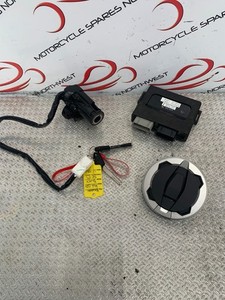 KAWASAKI KLE 650 VERSYS LOCK SET LOCK KIT 2 KEYS 2023 WITH 300 MILES REF A001