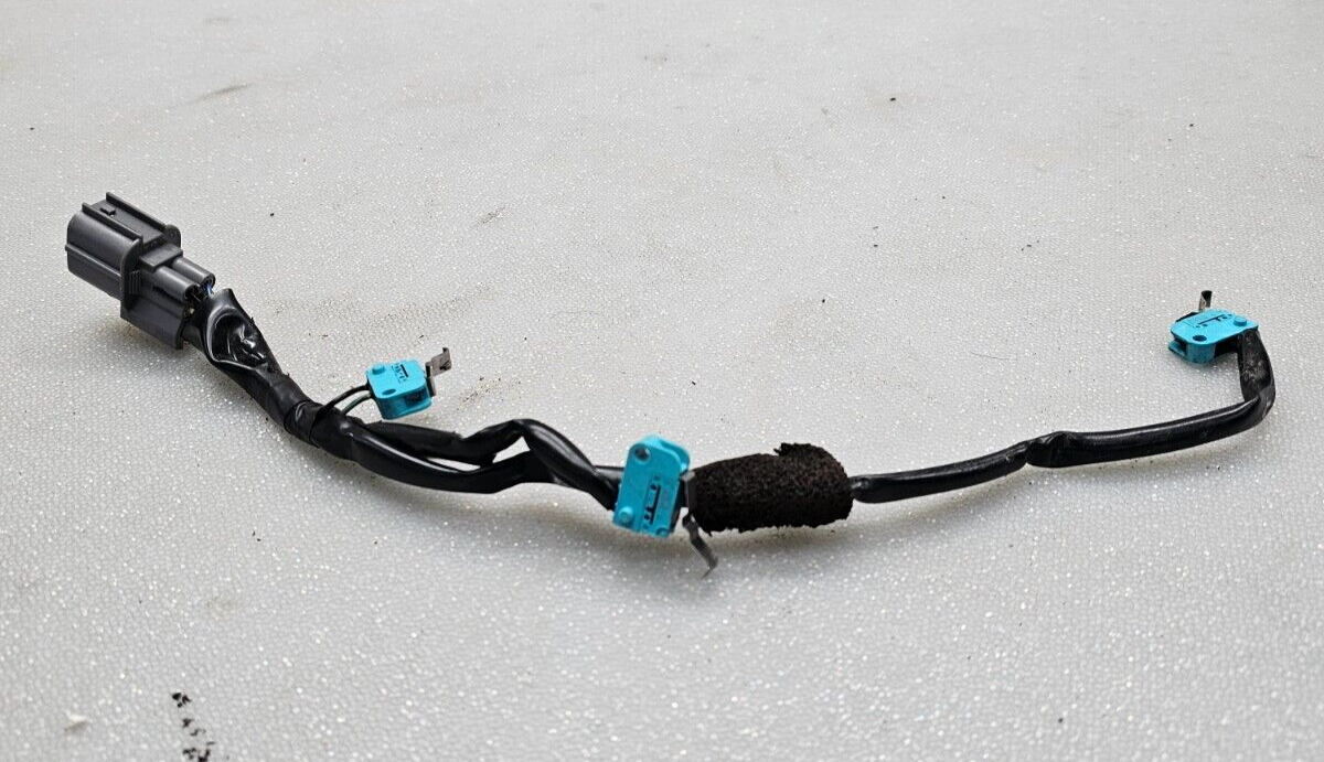 Odyssey 2種 2005-2010 Honda Odyssey Power Sliding Door Assembly Micro Switch