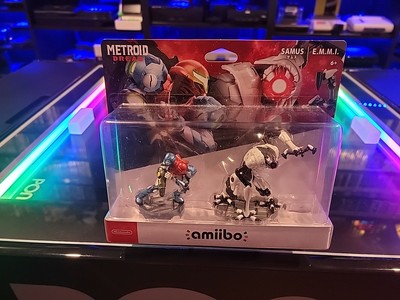 Nintendo amiibo Metroid Dread - Samus and E.M.M.I. Figures (2 Pack Set)