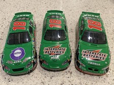 2002/2003 Bobby Labonte 18 Monte Carlo  Pontiac INTERSTATE BATTERIES 1/24 Lot