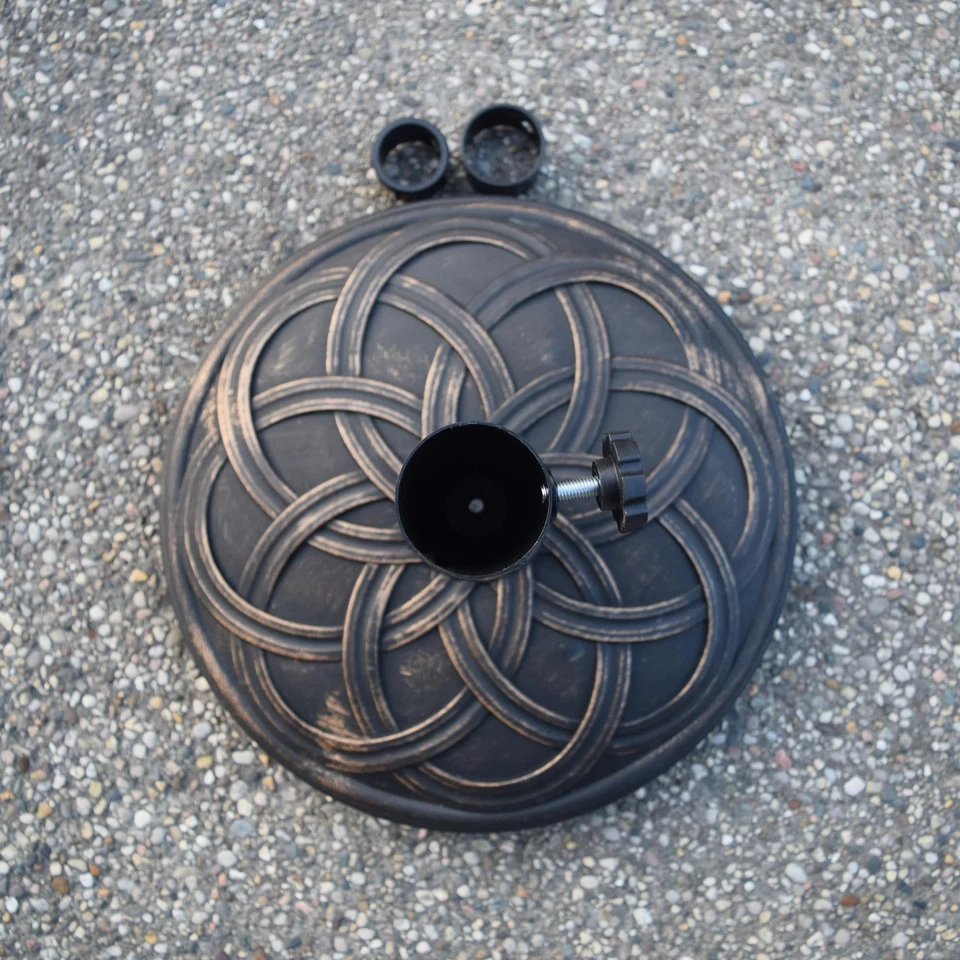 Base de soporte para paraguas de patio de plástico y hormigón redonda de 33 lb de bronce antiguo Foto 3 de 3