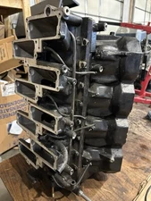 1985 Johnson Evinrude OMC V8 275 300 HP Cylinder Crankcase Powerhead 0395118