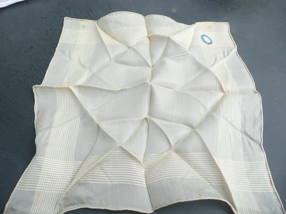 mouchoir pochette ancienne en soie écrue - Photo 2/4