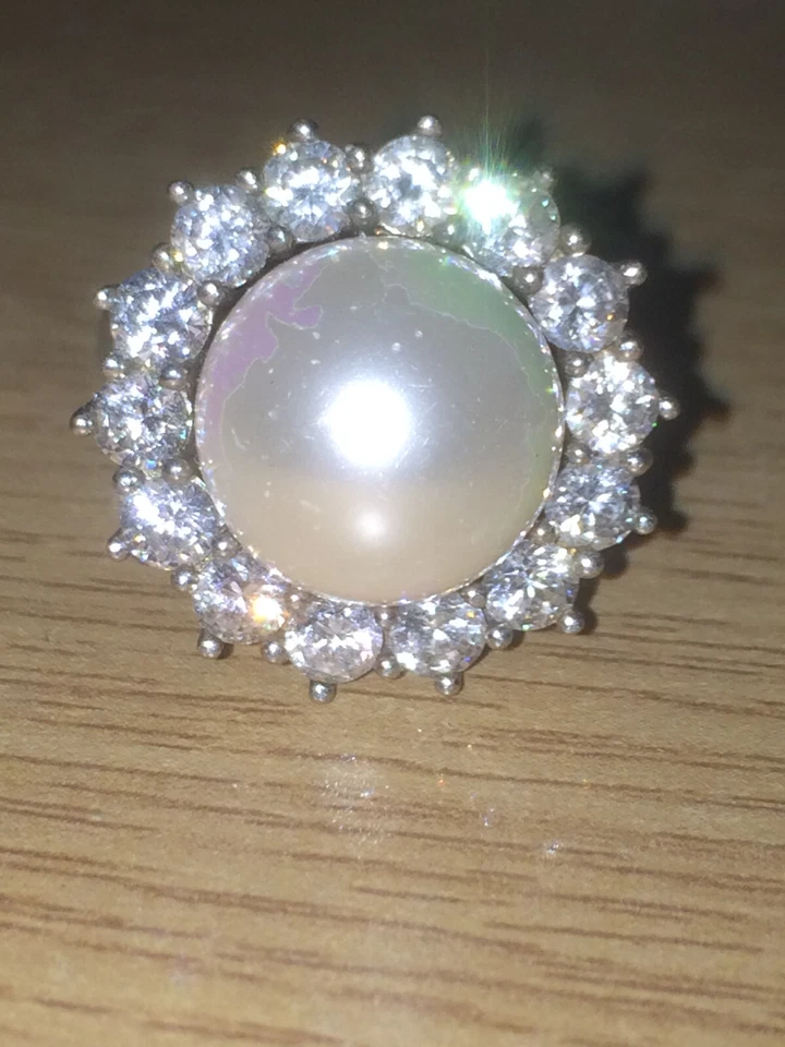 Vintage 925 Sterling Silver Cluster Ring with CZ Stones & Simulated Pearl Size K - Image 2 of 4