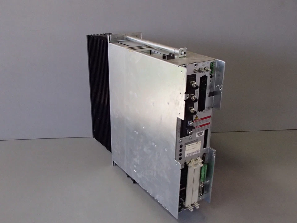 Dds021a200d - Indramat - Dds02.1-A200-D / Digital AC Controller Used - Image 2 of 3