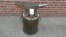 Amboss Peddinghaus Schmiede 80kg mit Horn und Fu&szlig; und Untergestell ex BW (AM12)