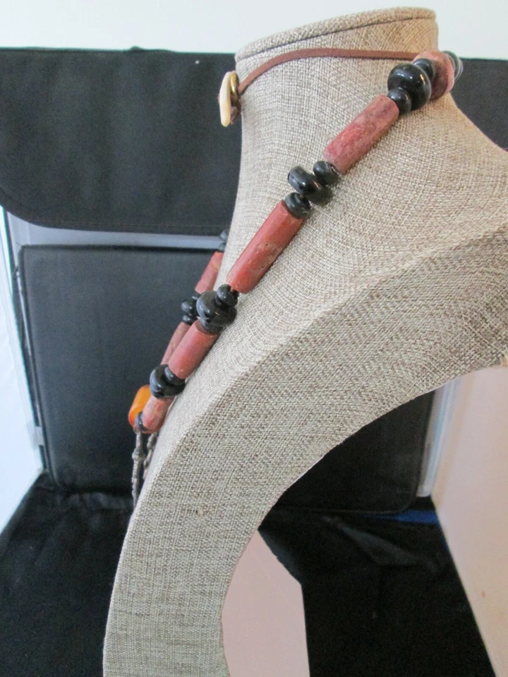 CUENTAS TRIBALES MARROQUÍES Y LATÓN CON ÁMBAR Y HUESO 38" COLLAR CUERO ENSARTADO ÚNICO Foto 3 de 4