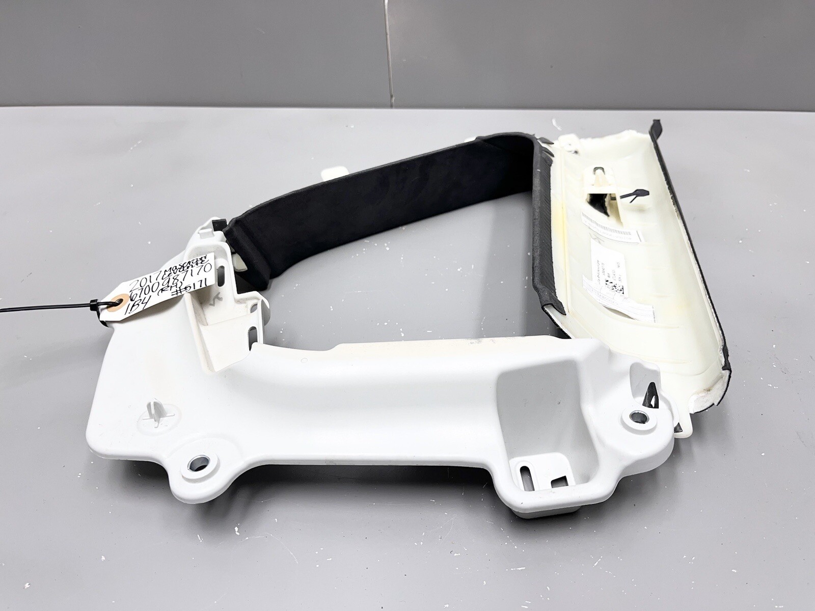 ⭐️2017-2020 MASERATI LEVANTE REAR RIGHT SIDE C PILLAR UPPER COVER TRIM PANEL OEM