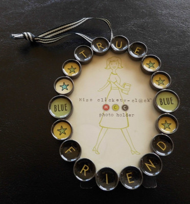 (GRB-11)  Oval Typewriter Key Look Frame 4.5'' Small