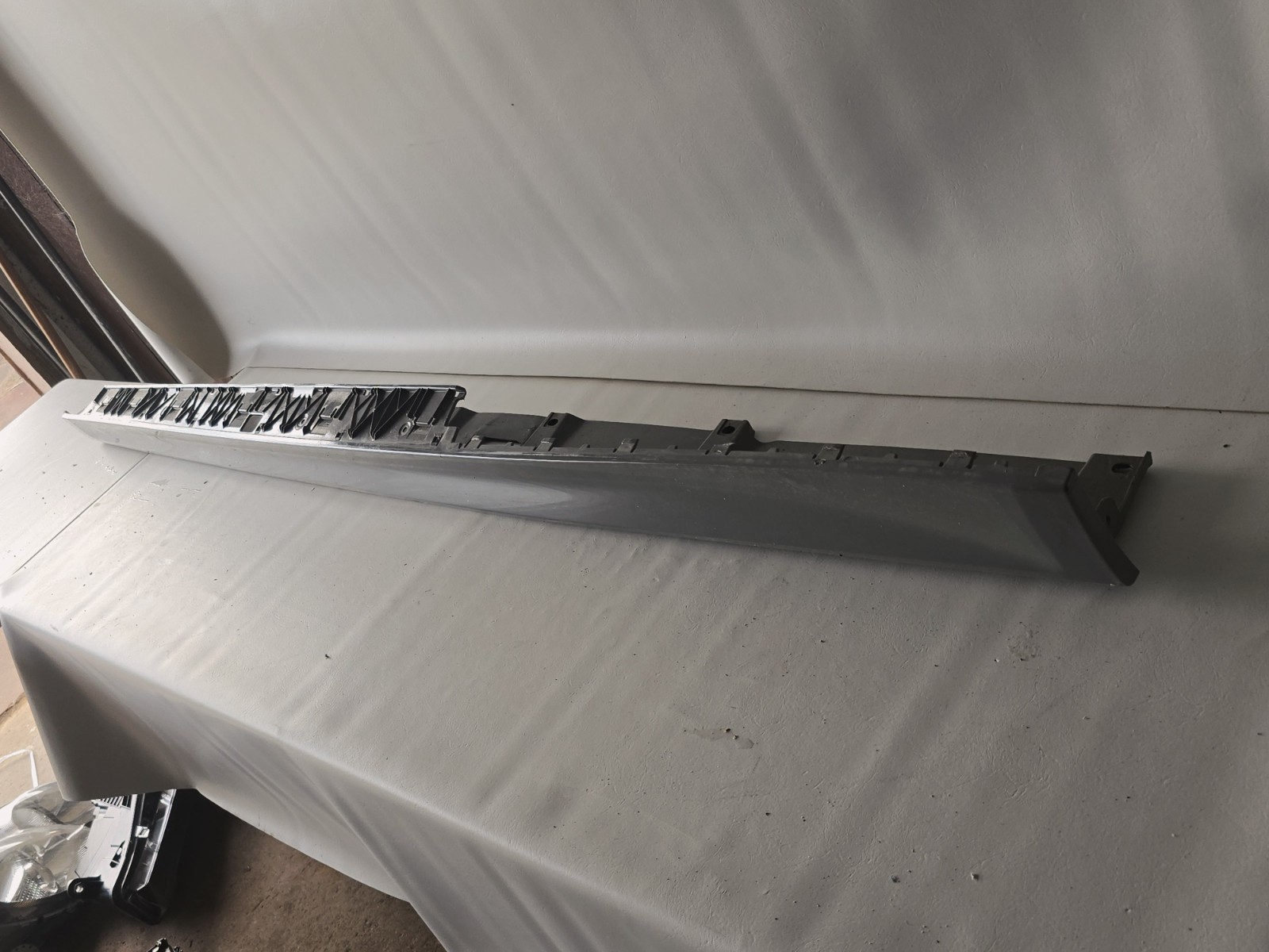 2016 - 2019 AUDI R8 LEFT DRIVER SKIRT ROCKER MOLDING PANEL OEM 4S0853855