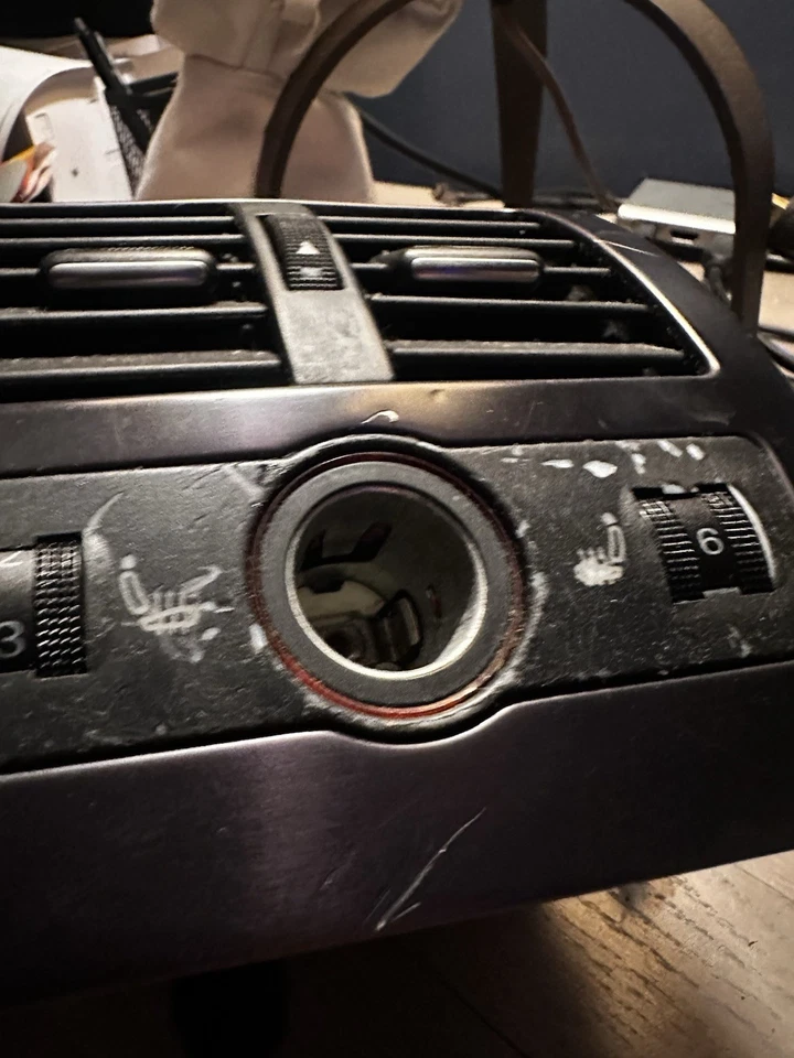 Salidas de aire traseras centrales de bronce Audi A6 98-04 C5 - Genuine - 4B0 819 203 Foto 2 de 4