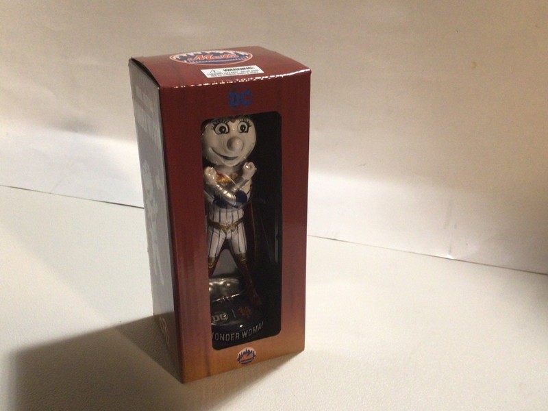 Mrs. Met Wonder Woman DC Comics Bobblehead