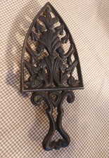 Vintage cast iron trivet sad iron stand 8.5"