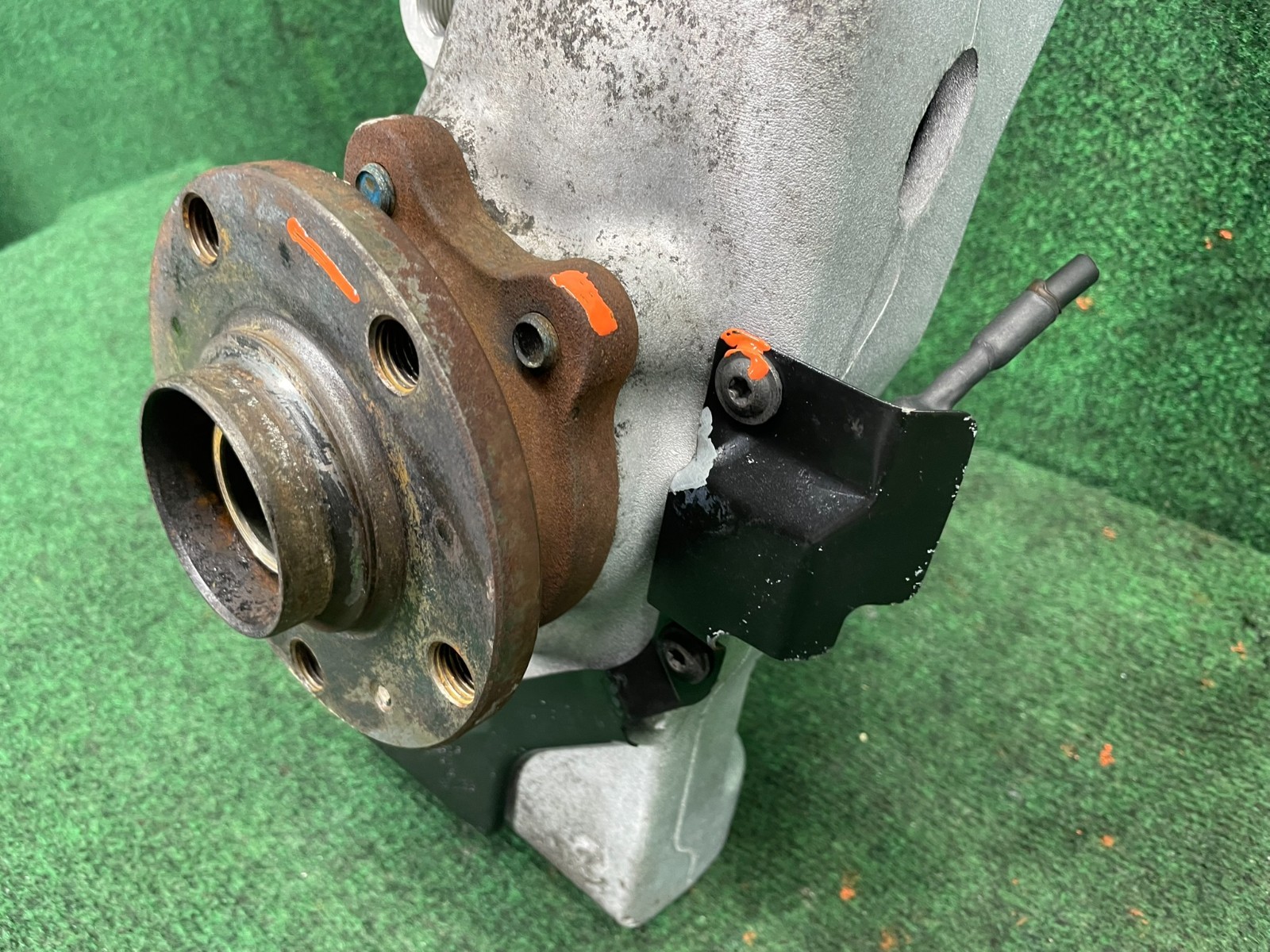 🛑 2006-2012 Bentley Continental GT GTS Front Right Side Spindle Knuckle Hub OEM