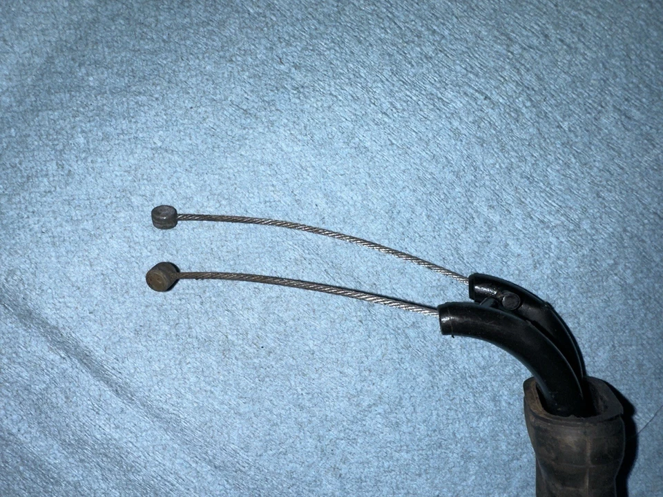 Original OEM Yamaha XT350 XT 350 Cable de acelerador y tubo de acelerador Foto 3 de 4