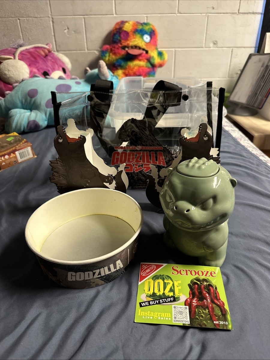 ポッゴオリカラセット Godzilla X Boba Bear Tiki Style Ceramic Cup Sipper & Vinyl Purse