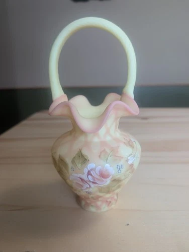 FENTON GLASS 2003 HEIRLOOM OPTICS COLLECTION BURMESE DIAMOND OPTIC BASKET