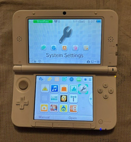 Nintendo 3DS XL - Lime Green Yoshi Special Edition Console