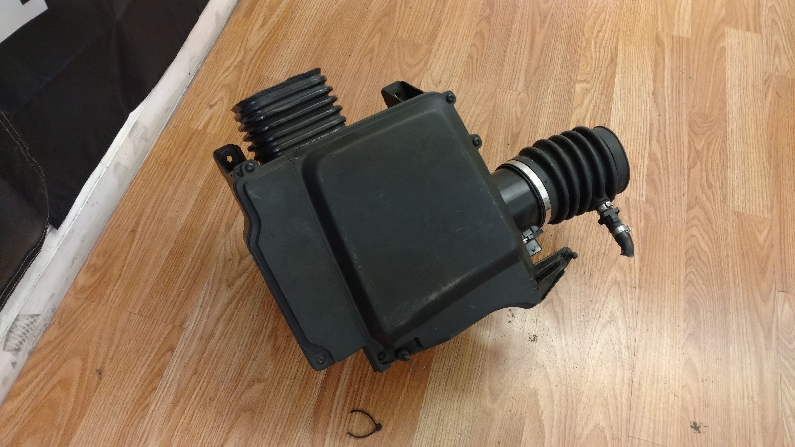 LAMBORGHINI HURACAN DRIVER LEFT SIDE AIR INTAKE BOX OEM 4S0133837K