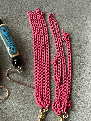 Lot of Mottled Blue Ceramic Columnar & Black Bead & Long Reddish Pink Enamel - Picture 7 of 7