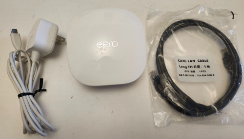 Eero Mesh AC Dual-Band Mesh Wi-Fi 5 Router (J010001) White 1,500 Sq. Ft 2 Ports - Bild 1 von 8