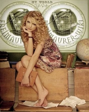 “TAYLOR SWIFT” World’s Most Famous Artist ‘Music Phenomenon’ 8X10 “STUNNING” NEW