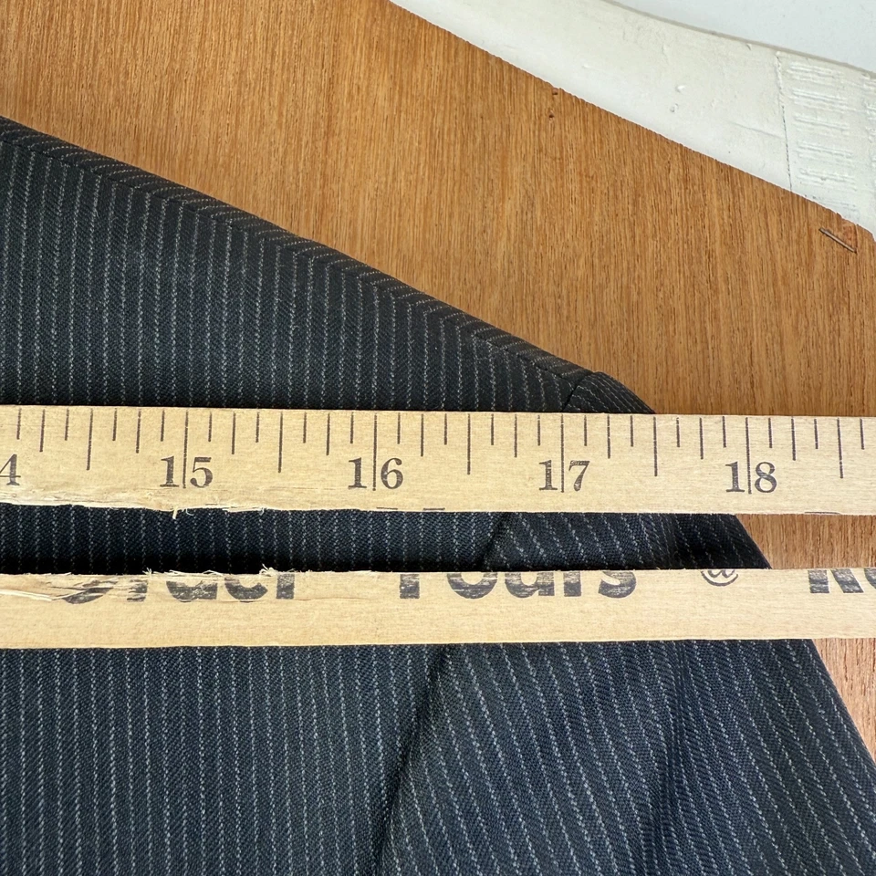 Calvin Klein Suit Mens 40R Black Pinstripe 2 Button Wool Blend Pants 34x29 Flat - Image 4 of 4