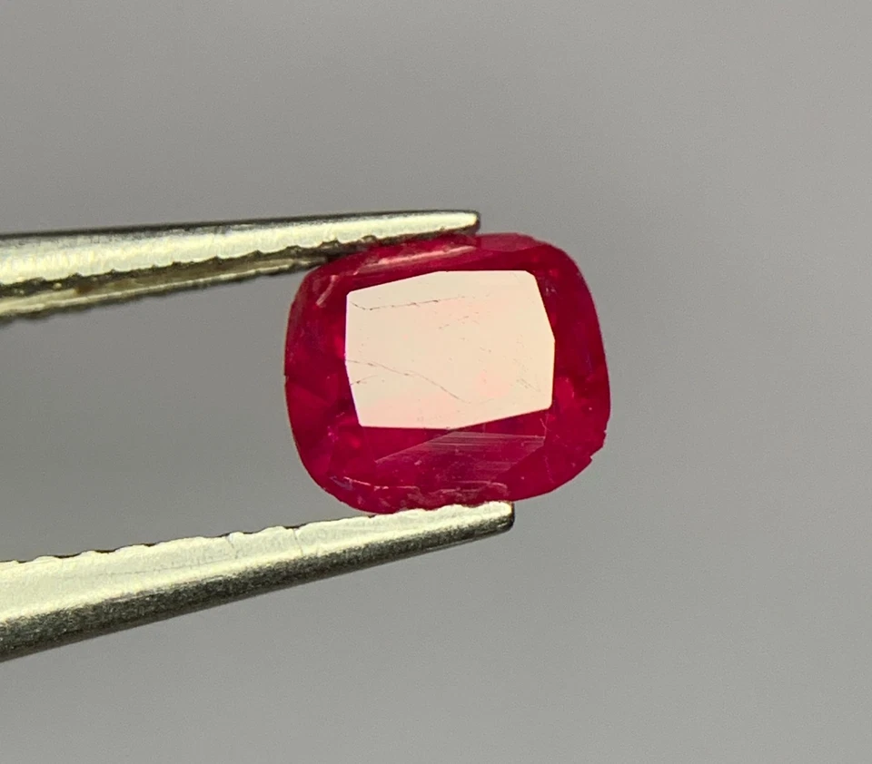 0.90 CT Natural Ruby Cut Unheated Loose Gemstone Faceted from Afghanistan - Image 3 of 4