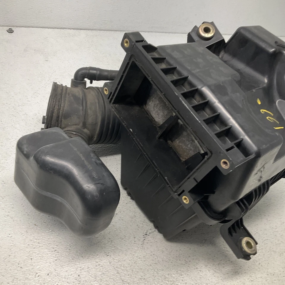 2006 2007 2008 2009 2010 Hyundai Sonata Azera Air Cleaner Box Assembly 3.3L - Image 4 of 4