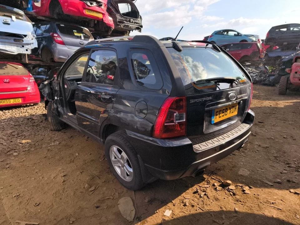 KIA SPORTAGE XS 2007-2010 AIR FILTER BOX WITH PIPE - image 4 of 4