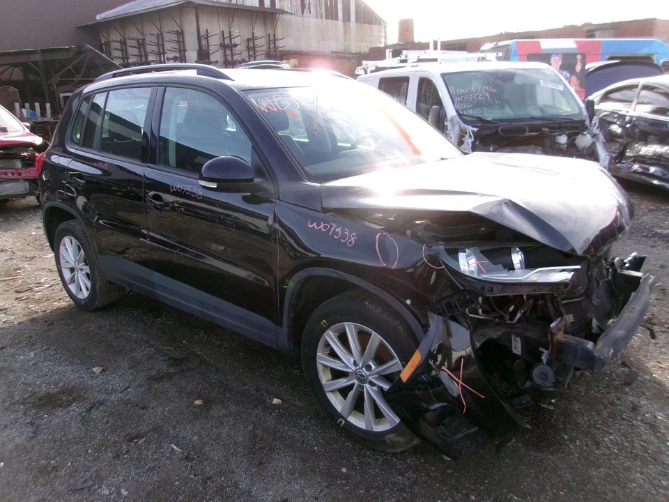 Colector de escape usado se adapta a: Volkswagen Tiguan 2018 Alemania construido VIN con primer dígito Foto 4 de 4