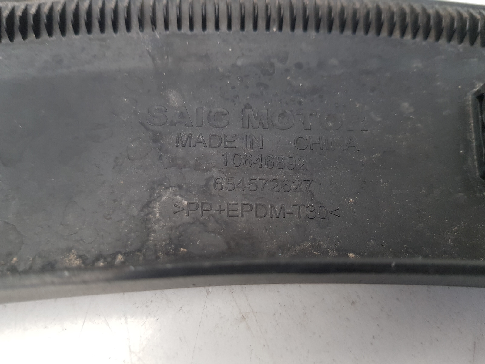 2020 MG HS EXCITE FRONT RIGHT DRIVER SIDE WHEEL ARCH TRIM OEM