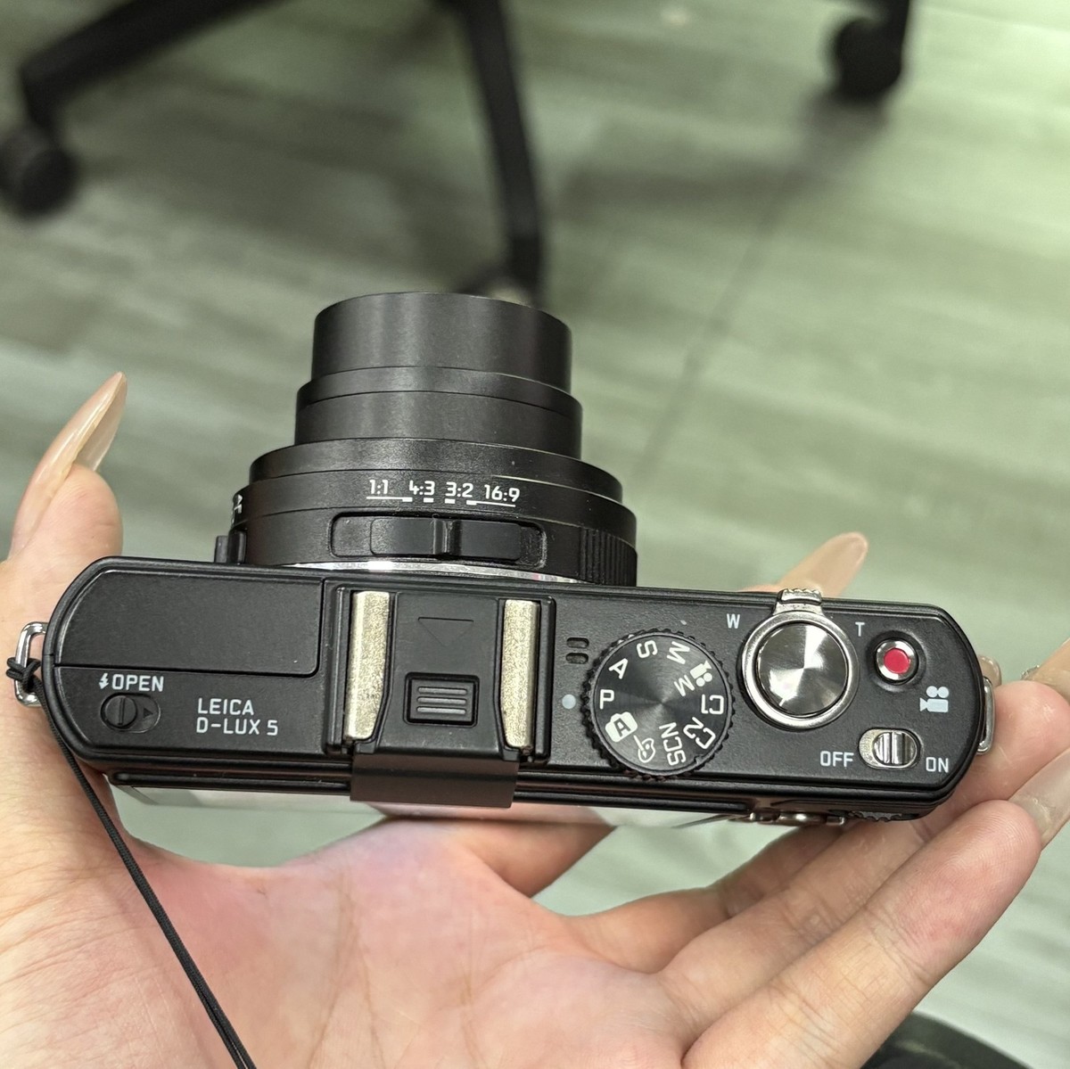 Leica D-LUX 5 10.1MP Black Compact Digital Camera 3.8x Zoom