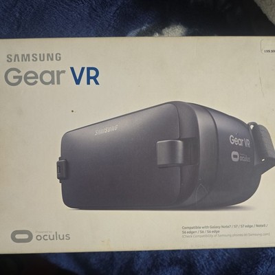 Samsung Gear VR Black Oculus Compatible USB-C Virtual Reality Headset