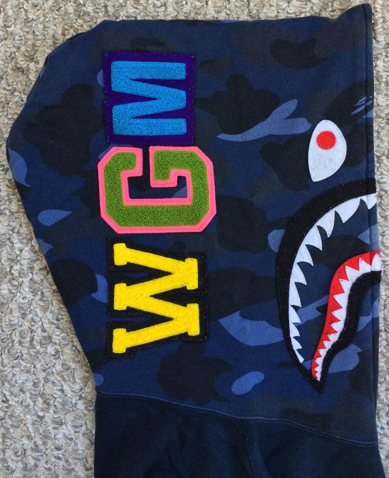 A BATHING APE (BAPE) Felpa con cappuccio squalo mimetico blu Bape S S 2006