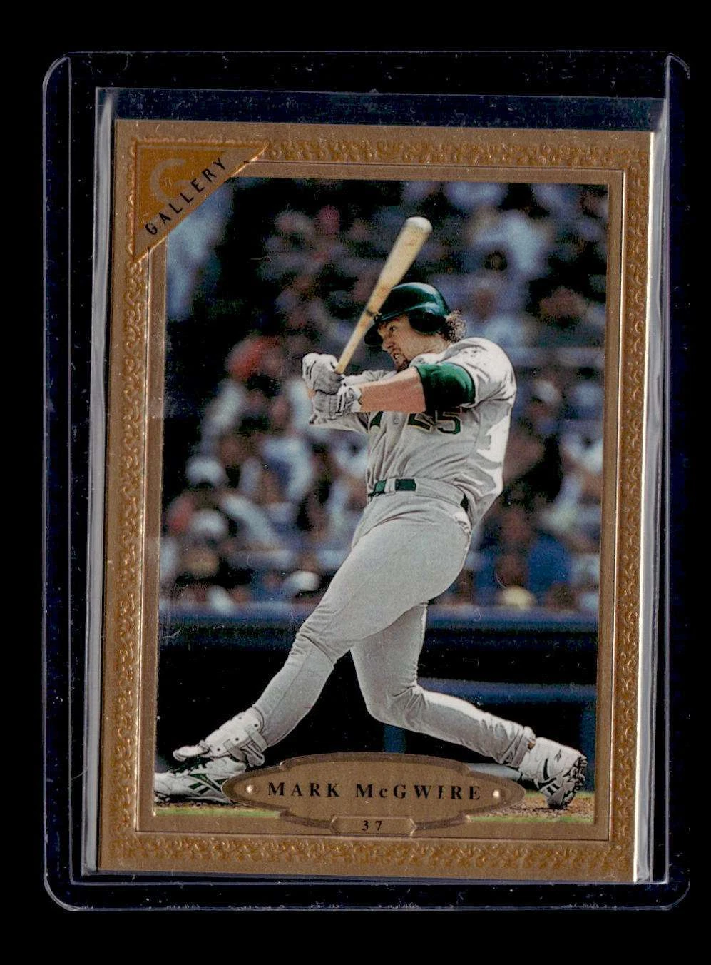 Mark McGwire 1997 Topps Gallery #37