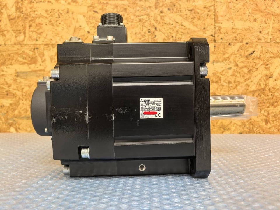 Moteur Servo AC Mitsubishi Electric HF-H354BS-A48 – Neuf En Parfait état, Livraison Express