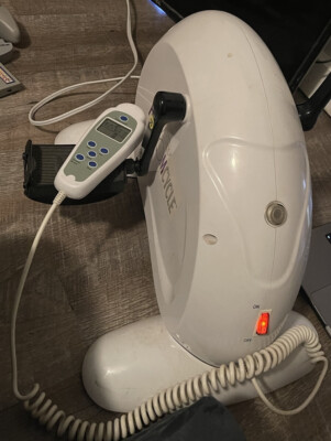 FREEDOM CYCLE COMPACT DIGITAL EXERCISE BIKE BY VERSEO