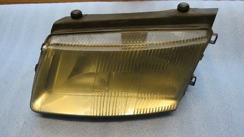 VW Passat B5 - Scheinwerfer Vorne LINKS / Headlight FL / 147425-00 HELLA