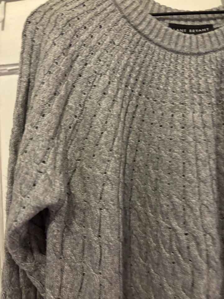 Suéter de mujer Lane Bryant 22/24 gris suave cuello redondo manga larga  Foto 3 de 4