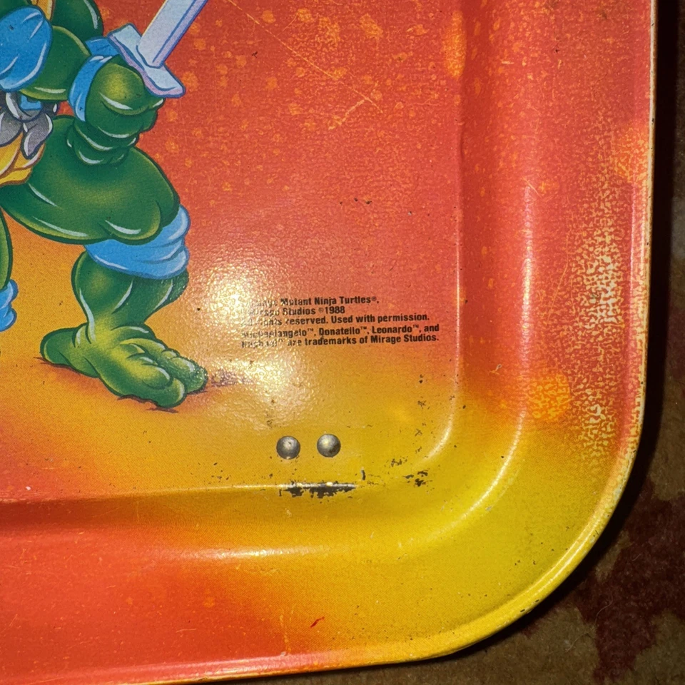 Bandeja de cena de TV de metal Mirage 1988 Teenage Mutant Ninja Turtles (TMNT) de colección Foto 2 de 4